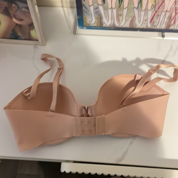 bras - Picture 2 of 2